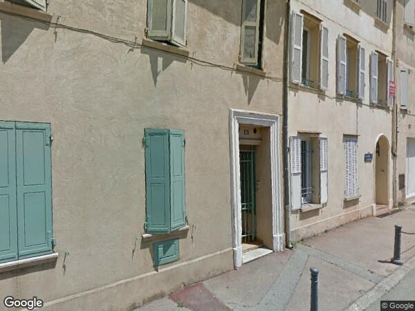 UN  STUDIO ET UN PARKING