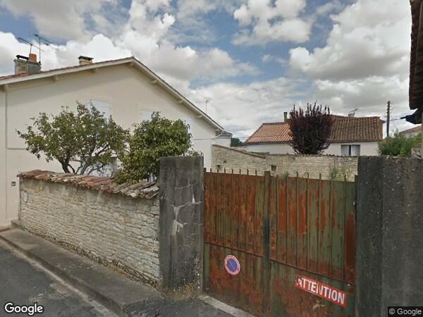 UNE MAISON D'HABITATION
