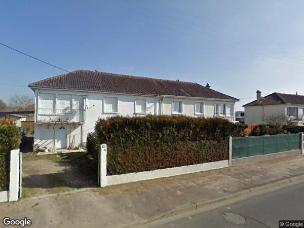 UNE MAISON