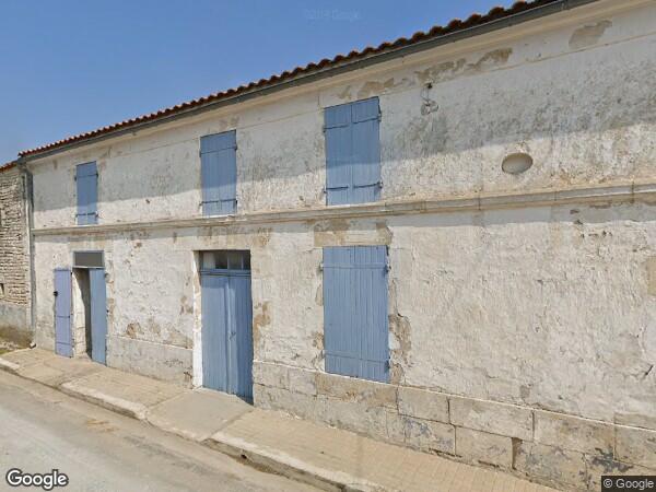 UNE MAISON D'HABITATION ET UNE PARCELLE