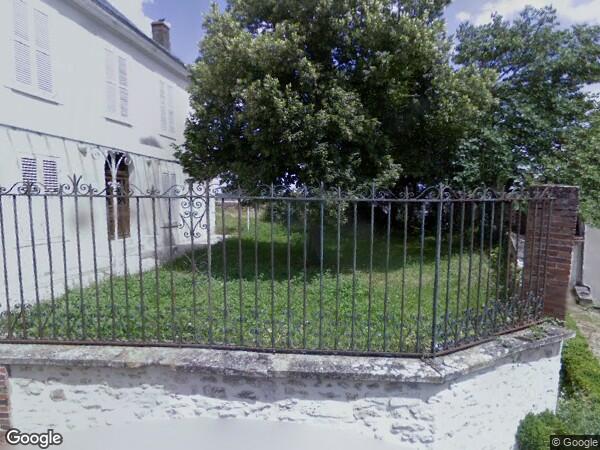 UN  ENSEMBLE IMMOBILIER À USAGE MIXTE