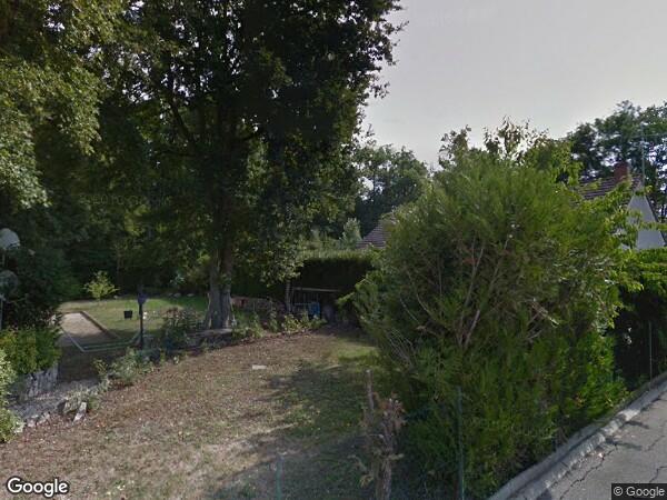 UNE  MAISON D'HABITATION