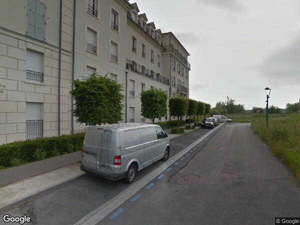 UN  APPARTEMENT AVEC UN EMPLACEMENT DE STATIONNEMENT