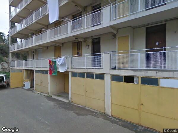 UN  APPARTEMENT AVEC REZ-DE-JARDIN ET UNE CAVE