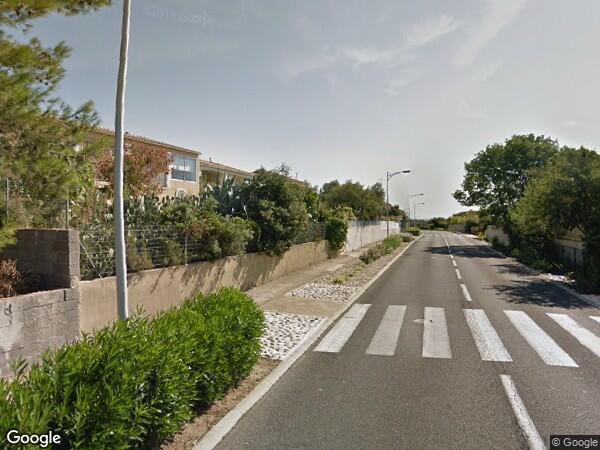 UN  APPARTEMENT DE TYPE T2 AVEC UN PARKING EXTÉRIEUR