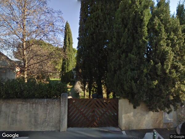 UNE  MAISON D'HABITATION