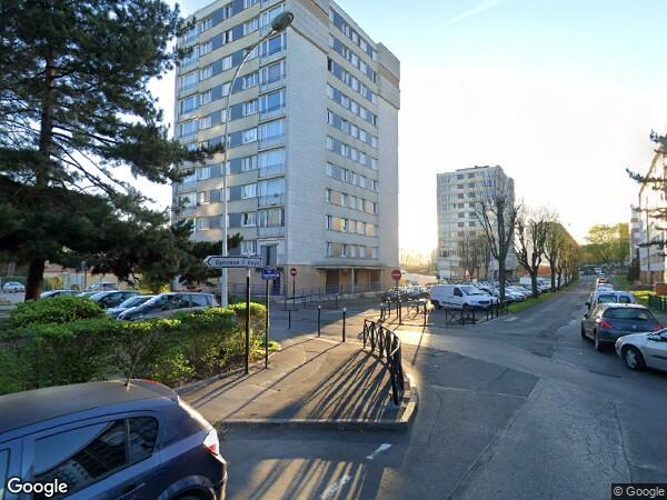 UN   APPARTEMENT ET UNE CAVE