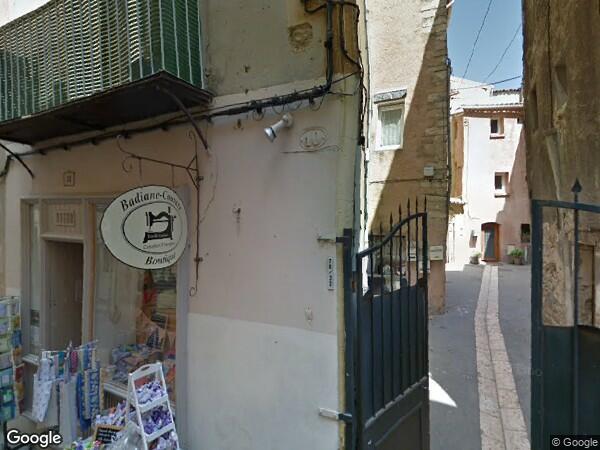 UNE  MAISON AVEC DEPENDANCE ET MAZET 