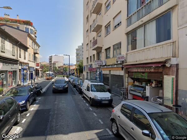 UN APPARTEMENT AVEC UNE CAVE