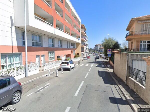 UN  APPARTEMENT  AVEC UN GARAGE