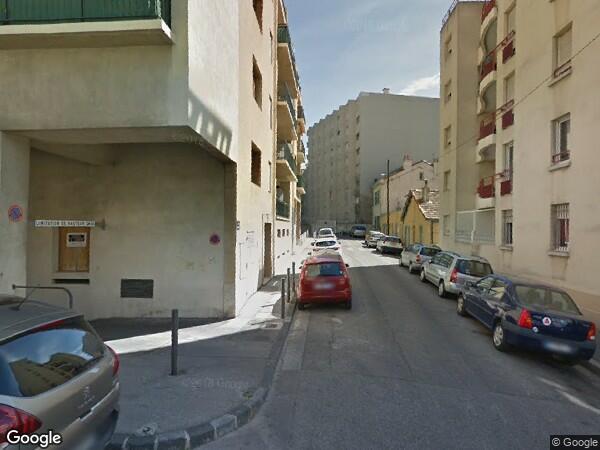 UN APPARTEMENT AVEC UNE CAVE