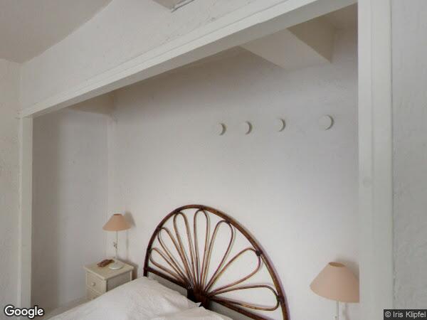 UNE  MAISON D'HABITATION