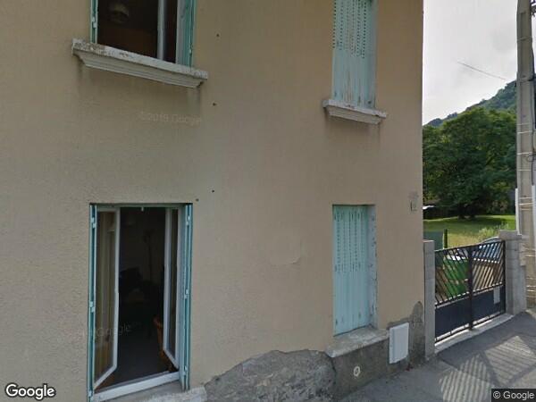 UNE MAISON D'HABITATION 