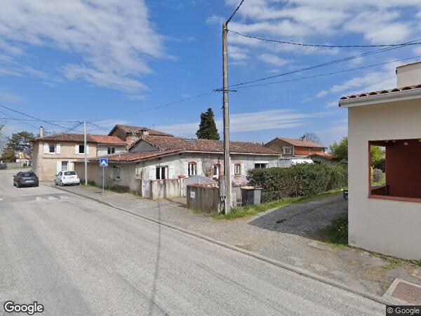 UNE  MAISON D'HABITATION
