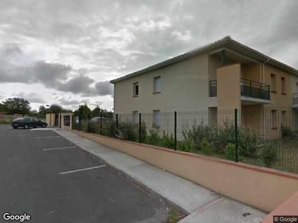 UN APPARTEMENT T3 AVEC TERRASSE ET DEUX PARKINGS