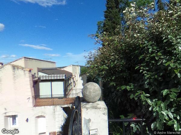 UNE MAISON D'HABITATION