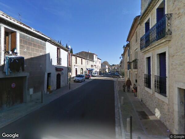 UNE  MAISON D'HABITATION