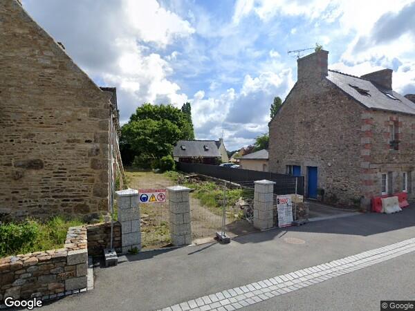 UNE  MAISON D'HABITATION