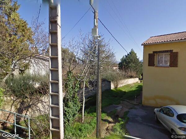 UNE  MAISON D'HABITATION