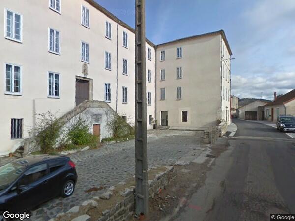 UNE  MAISON À USAGE D'HABITATION SUR DEUX ÉTAGES