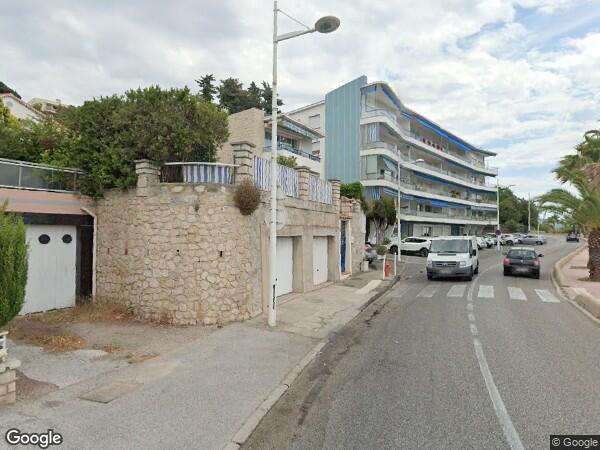 UN APPARTEMENT ET UN LOCAL A USAGE DE GARAGE