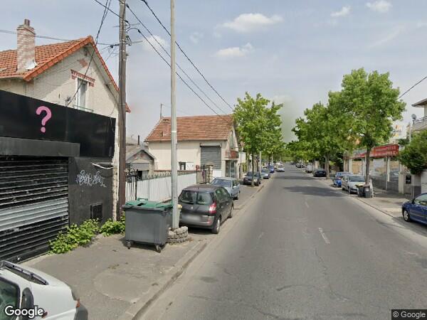 UN PAVILLON D'HABITATION