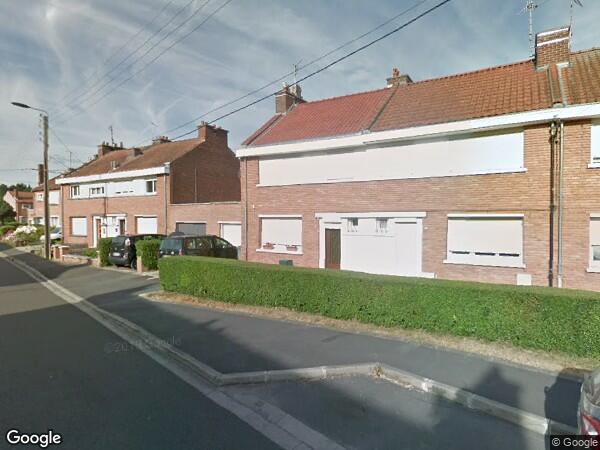 UNE MAISON À USAGE D'HABITATION