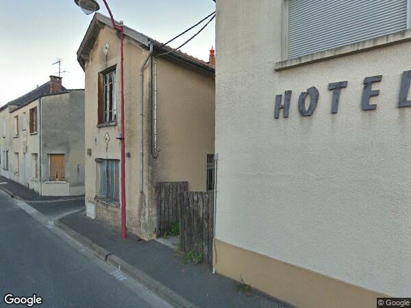 UN IMMEUBLE A USAGE D'HOTEL-RESTAURANT