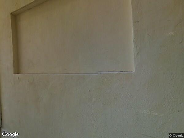 UN LOCAL À USAGE MIXTE DE COMMERCES, BUREAUX ET HABITATION