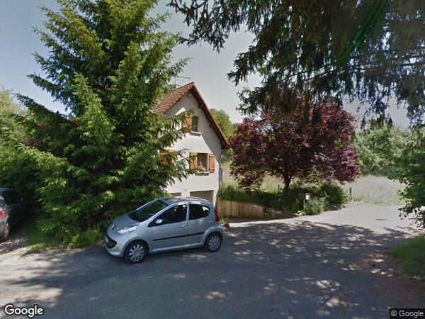 UNE MAISON À USAGE D'HABITATION