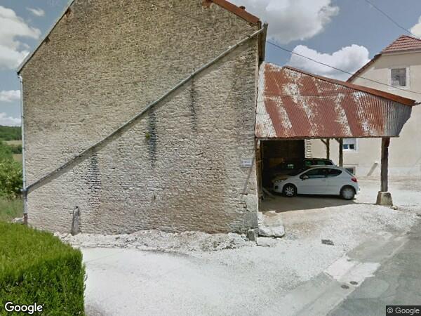 UNE MAISON ANCIENNE À RÉNOVER