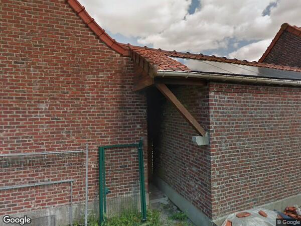 UNE MAISON NON MITOYENNE TYPE CHALET