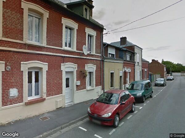 UNE MAISON À USAGE D'HABITATION