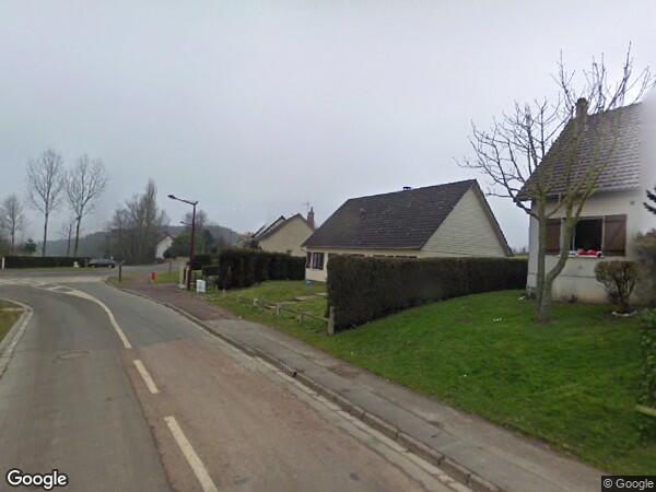 UNE MAISON À USAGE D'HABITATION