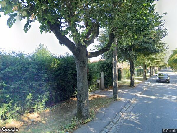 UNE MAISON À USAGE D'HABITATION