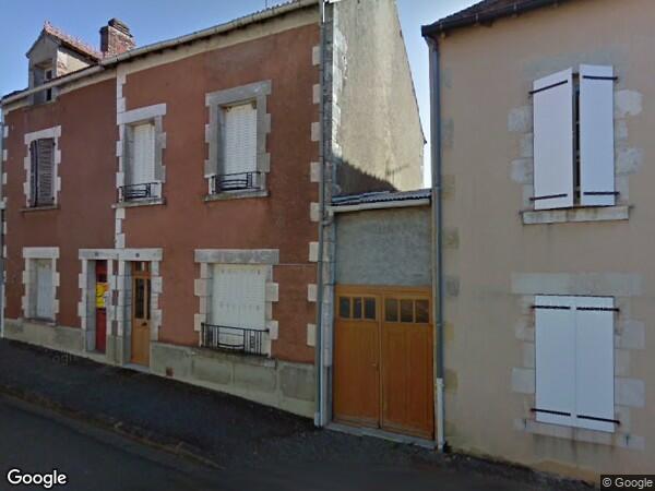 UNE  MAISON D'HABITATION