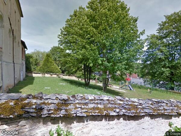 UNE MAISON D'HABITATION