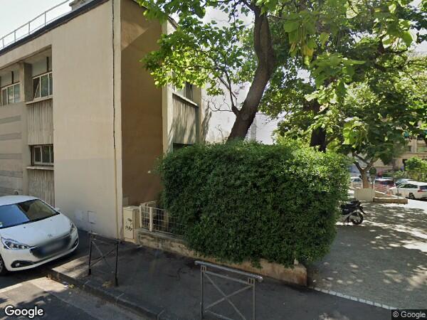 UNE CHAMBRE DE SERVICE N° 2