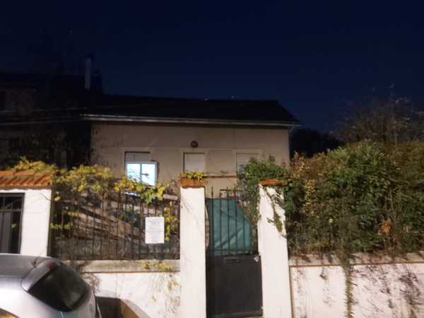 UN PAVILLON D'HABITATION