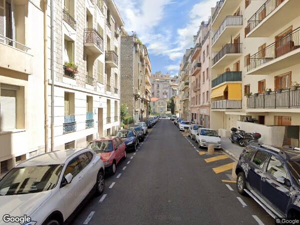 UN APPARTEMENT ET UNE CAVE