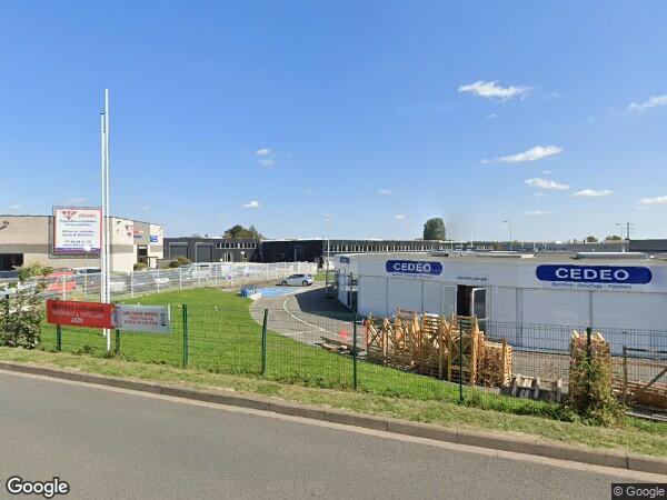  BUREAUX, ENTREPOT ET EMPLACEMENTS DE STATIONNEMENT