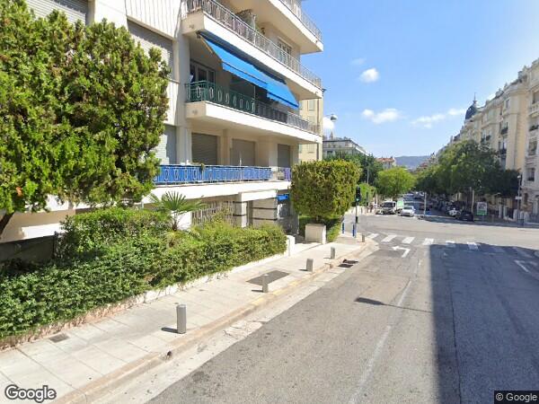 UN APPARTEMENT AVEC UN GARAGE ET DEUX CAVES
