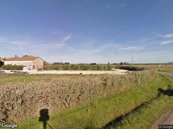 UNE  MAISON À USAGE D’HABITATION