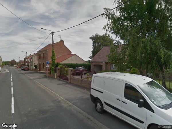 UN IMMEUBLE À USAGE D'HABITATION