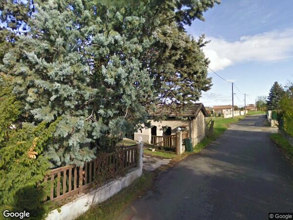 UNE  MAISON D'HABITATION