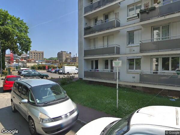 UN APPARTEMENT AVEC UNE CAVE