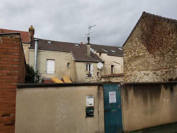 UNE MAISON D'HABITATION