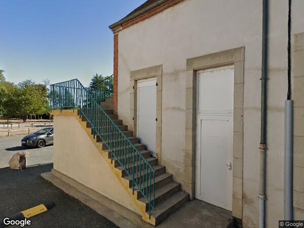 UNE  MAISON D'HABITATION