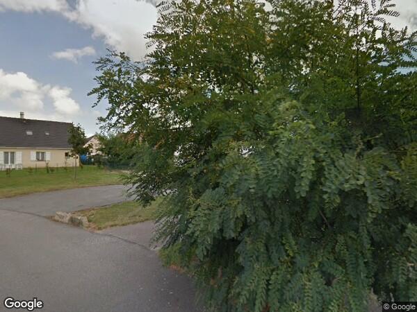 UNE  MAISON MITOYENNE