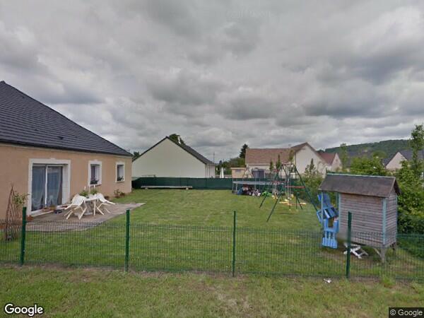 UNE  MAISON D'HABITATION